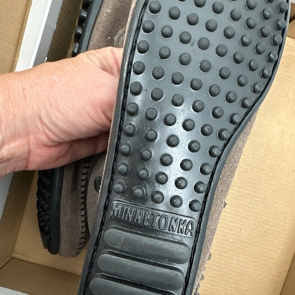 Minnetonka Double Fringe Side Zip Boot Grey Size 7.5 Women's Booties - Picture 3 of 6